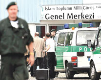 Milli Görüşe baskın