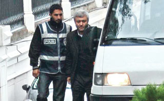 Tuncay Özkan ve Gürbüz Çapan Tutuklandı