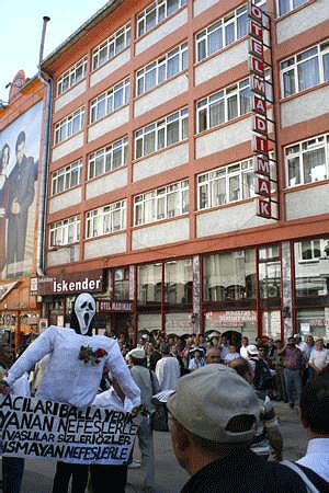 Sivas'ta 15. yıl ağıtı 