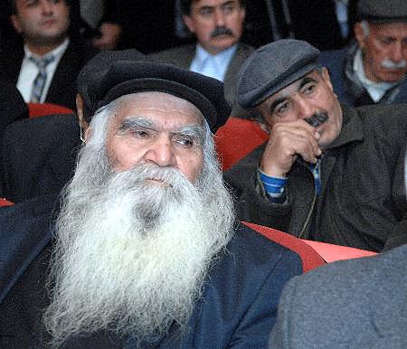 Dedeler 'Alevi açılımı'nı tartıştı