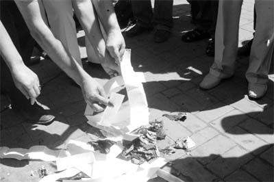 Gündem darbe değil, yoksulluk