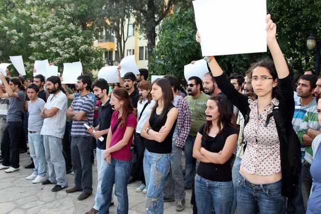 YÖK eylemine disiplin cezası insan haklarına aykırı
