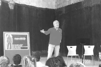 Deniz Gezmiş'i kendi bahçende ansan bile suç!