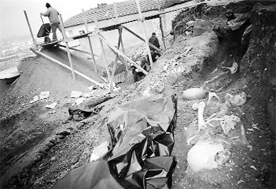 'Parti binası Bektaşi mezarlarının üzerinde'