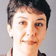 Gülay GÖKTÜRK'ten AKP'ye Güzelleme 