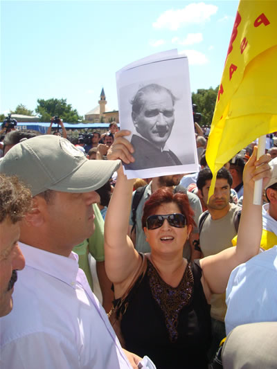 Aleviler'den Gül'e sert tepki