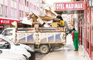 Devlete geçen Madımak Oteli tahliye ediliyor 