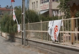 Malatya'da saz kursu afişlerine saldırı...