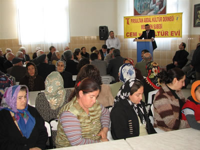 Cem evindeki bayramlaşmaya yaklaşık 1500 Alevi vatandaş katıldı