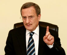 Bakan 'uç fikir'ini savundu