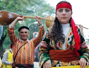 Madımak'ın 16. Yıldönümünde Aleviler Sokaklara Çıkıyor