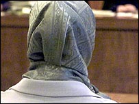 İstanbul Aydın Üniversitesi'nde türban