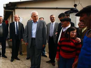 Vali Mutlu'dan cemevi ziyareti