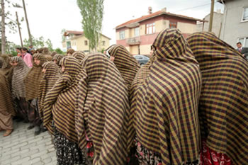 Bakan Çelik çağdaşlığı anlatıyordu...