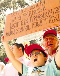 Aydınlardan Alevilerin taleplerine destek