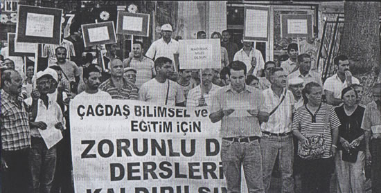 Zorunlu Din Dersine Karşı Eylemler Devam Ediyor